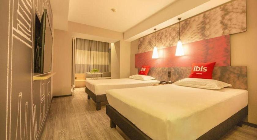 Ibis Shenyang North Station Exterior foto