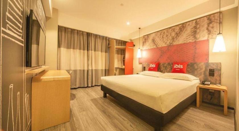 Ibis Shenyang North Station Exterior foto