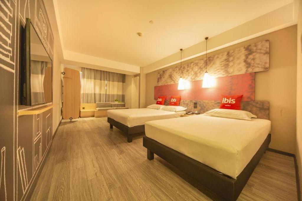 Ibis Shenyang North Station Exterior foto
